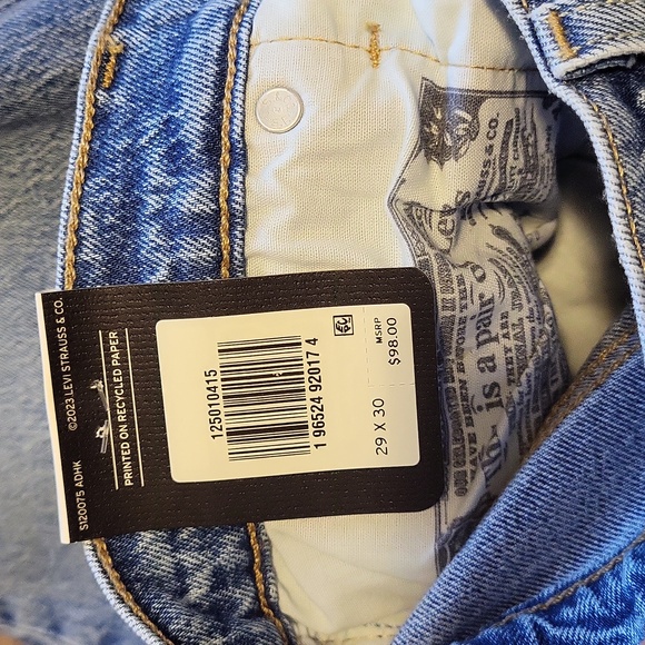 Levi's 501 Original Fit Light Wash High-Rise Jeans - Picture 6 of 9